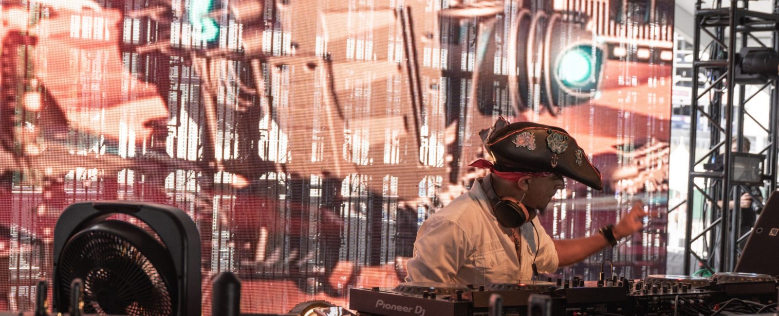 {"remix_data":[],"remix_entry_point":"challenges","source_tags":["local"],"source_ids":{},"source_ids_track":{},"origin":"unknown","total_draw_time":0,"total_draw_actions":0,"layers_used":0,"brushes_used":0,"photos_added":0,"total_editor_actions":{},"tools_used":{"transform":1},"is_sticker":false,"edited_since_last_sticker_save":true,"containsFTESticker":false}